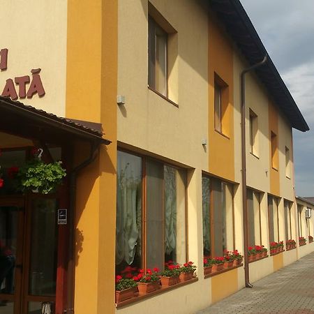 Pensiunea Pusca Si Cureaua Lata Turda Exteriör bild