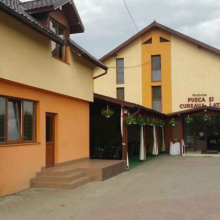 Pensiunea Pusca Si Cureaua Lata Turda Exteriör bild