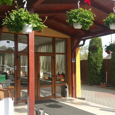 Pensiunea Pusca Si Cureaua Lata Turda Exteriör bild