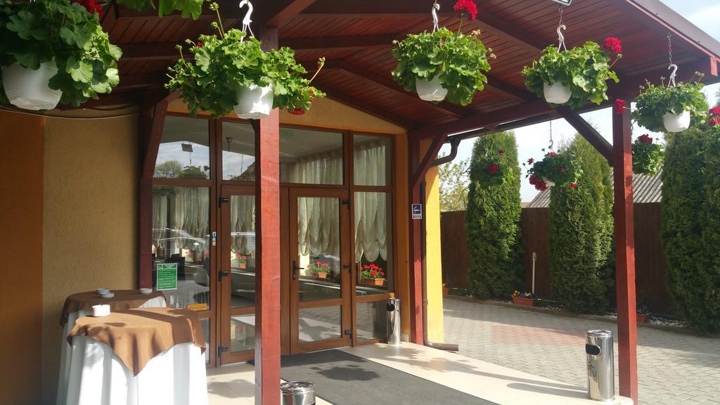 Pensiunea Pusca Si Cureaua Lata Turda Exteriör bild